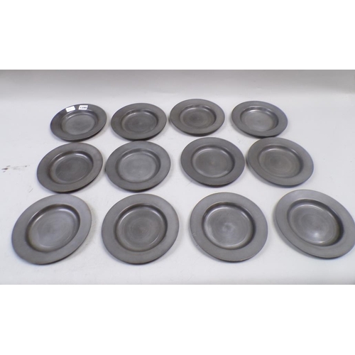 1390 - SET OF TWELVE 19C PEWTER PLATES, EACH 20CM DIAM