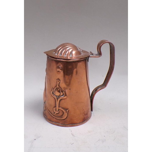 1464 - ART NOUVEAU PERIOD COPPER JUG WITH HINGED COVER, 14cms H