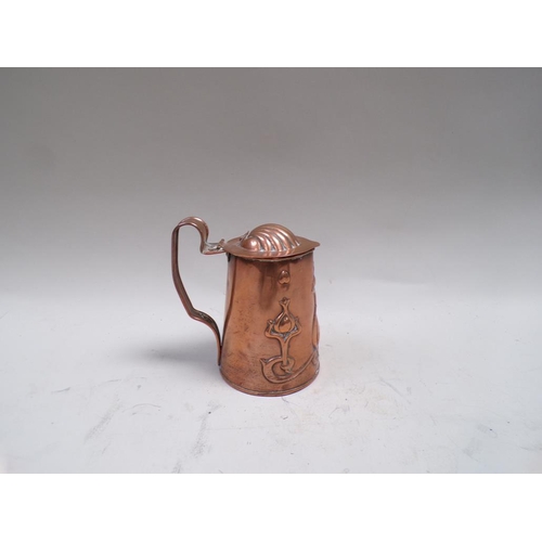 1464 - ART NOUVEAU PERIOD COPPER JUG WITH HINGED COVER, 14cms H