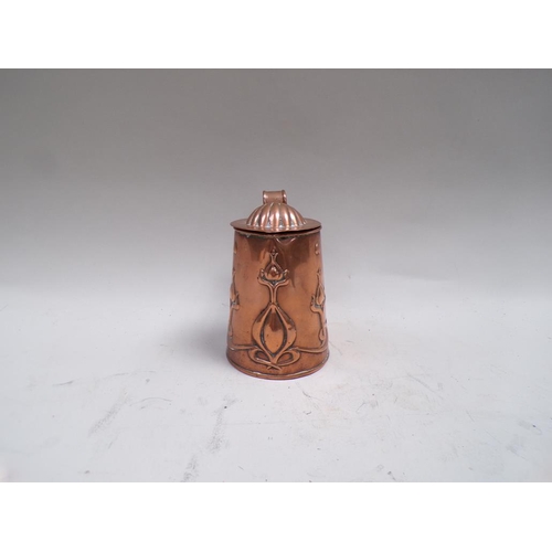 1464 - ART NOUVEAU PERIOD COPPER JUG WITH HINGED COVER, 14cms H