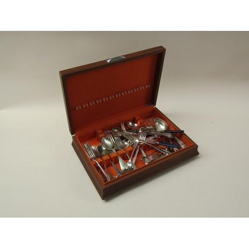 1748 - CANTEEN OF MIXED SILVER PLATED CUTLERY