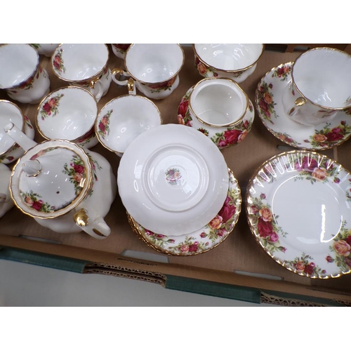 1814 - COLLECTION OF ROYAL ALBERT OLD COUNTRY ROSES