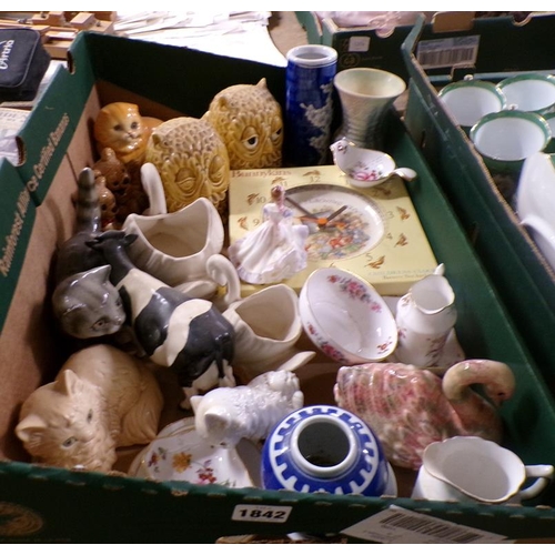 1842 - BOX OF MIXED CERAMICS TO INCL BESWICK