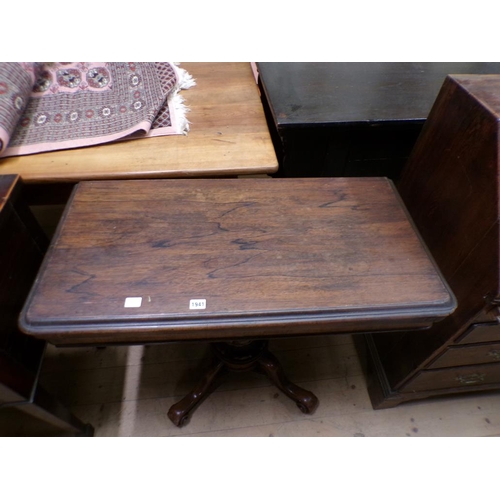 1941 - VICTORIAN ROSE WOOD FOLD OVER CARD TABLE 93 x 75cms