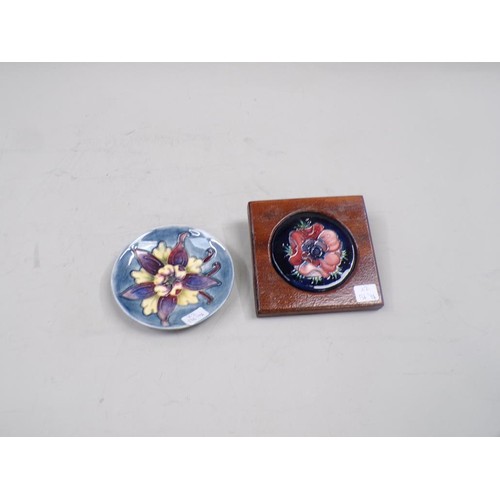 1784 - MOORCROFT PLAQUE AND COASTER, 12CM DIAM