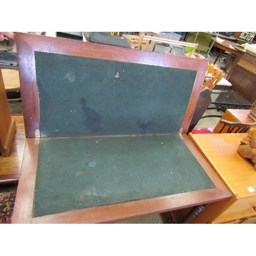 835 - VICTORIAN TABLE