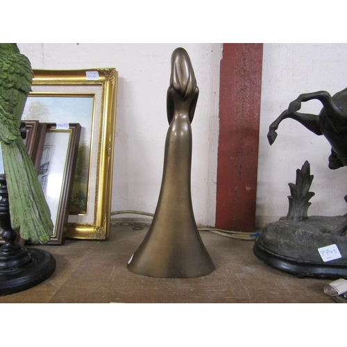 10 - LEONARDO FIGURE