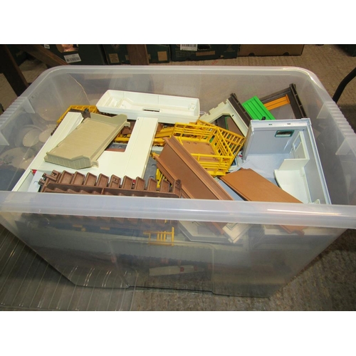 457 - BOX PLAYMOBILE BUILDINGS AND KITS