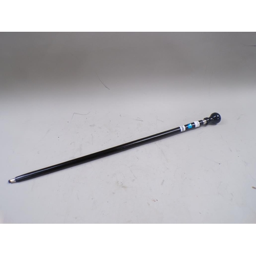 1441 - WALKING CANE WITH A MERCEDES TYPE TOP