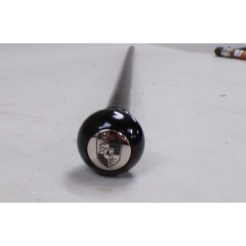 1443 - WALKING CANE WITH A PORSCHE TYPE HANDLE