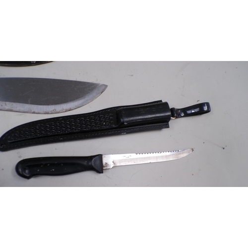 1407 - THREE TACTICAL KNIVES AND SHEATHS