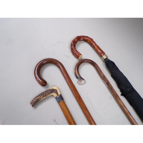 1406 - COLLECTION OF EARLY 20C WALKING STICKS, APPROX 84CM L