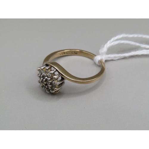 1552 - 9ct GOLD CLUSTER RING SIZE N 1/2