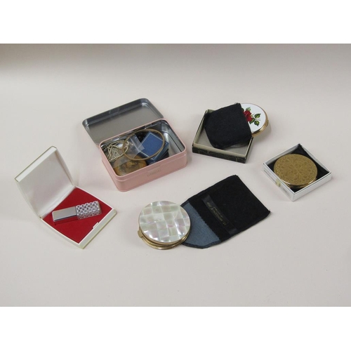 1639 - COSTUME JEWELLERY AND COMPACTS TO INC 9ct GOLD HORSESHOE STICK PIN