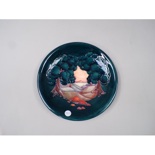 1802 - MOORCROFT MAMOURA PLATE BY SALLY TUFFIN, 25CM DIAM