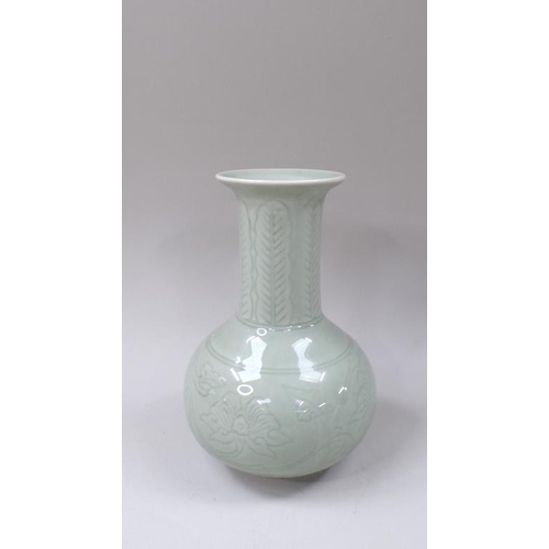1812 - CHINESE CELEDON GLAZED VASE, 20CM H