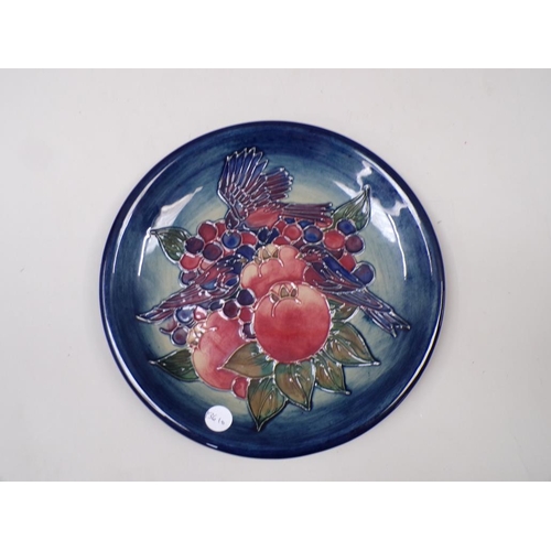 1823 - MOORCROFT FINCHES PLATE BY SALLY TUFFIN, 26CM DIAM