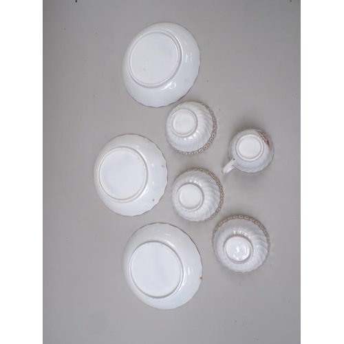 1824 - COLLECTION OF EARLY 19C ENGLISH TEABOWLS AND SAUCERS