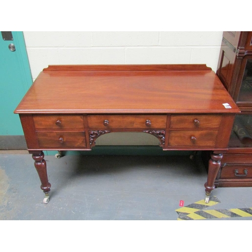 1842 - VICTORIAN MAHOGANY DESK 102 x 75 cms