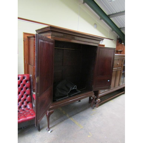 1847 - 19c MAHOGANY LINEN CABINET 146 x 188 cms