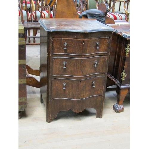 1858 - SERPENTINE FRONT CHEST 48 x 70 cms