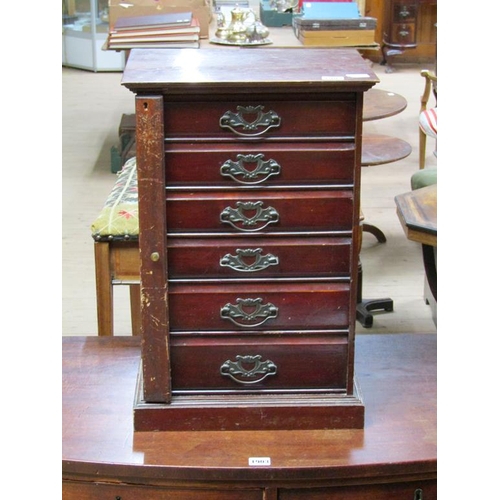 1902 - MINIATURE VICTORIAN WELLINGTON CHEST 37 x 55 cms