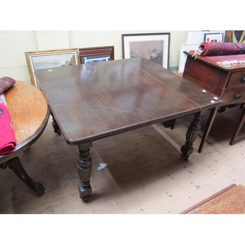 1911 - VICTORIAN OAK EXTENDING DINING TABLE 128cms