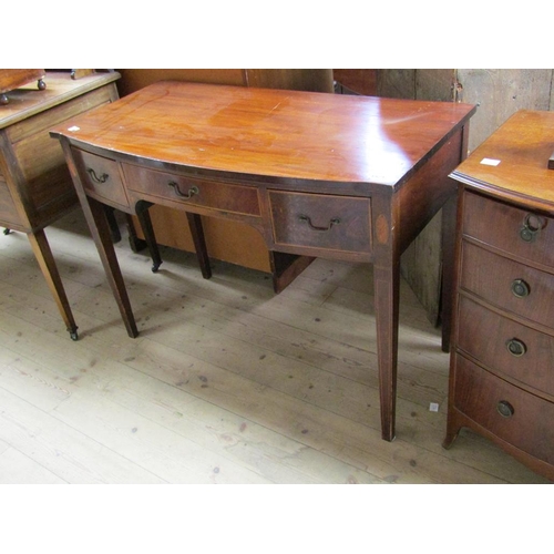 1924 - GEORGIAN DRESSING TABLE 104 x 77 cms