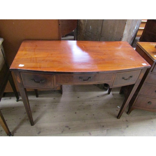 1924 - GEORGIAN DRESSING TABLE 104 x 77 cms