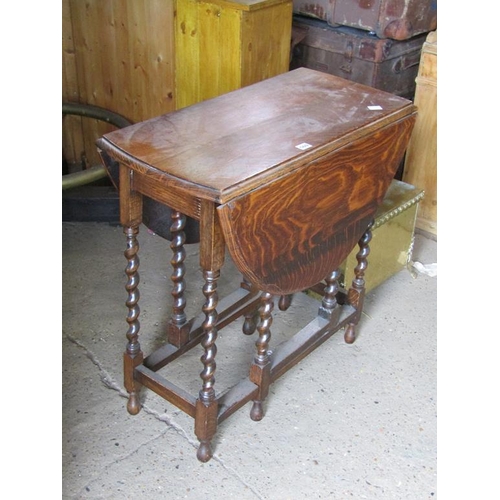 569 - 1930s OAK GATELEG TABLE