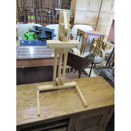 585 - PICTURE EASEL