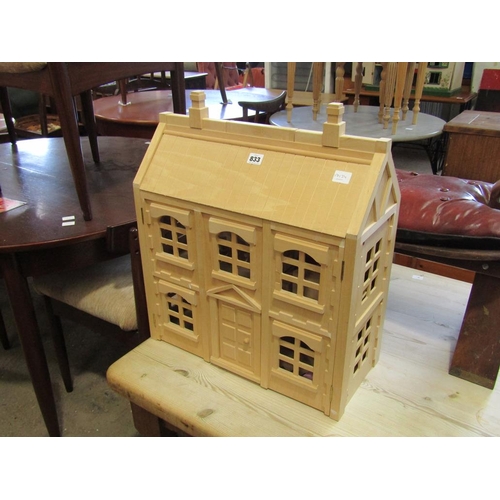 833 - DOLLS HOUSE