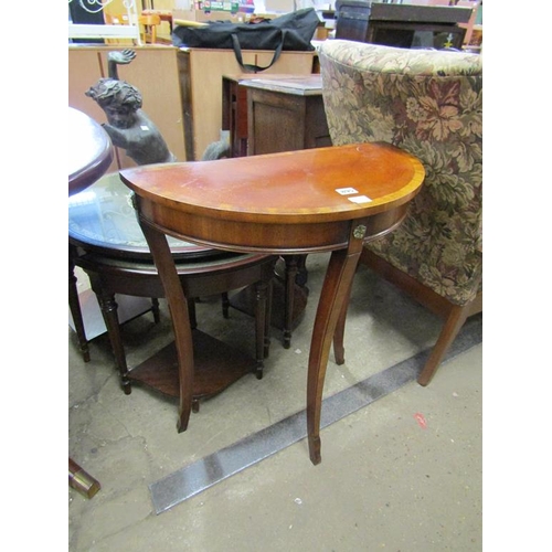 895 - REPRODUCTION SIDE TABLE