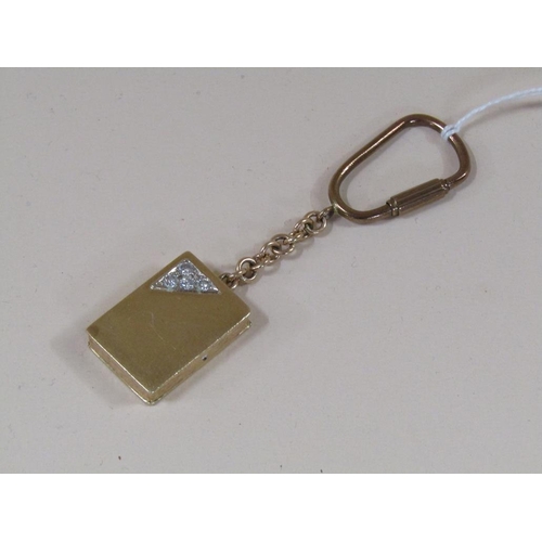 1534 - GOLD & DIAMOND KEYRING CHARM WITH GOLD PLATED CLASP - 21.1g