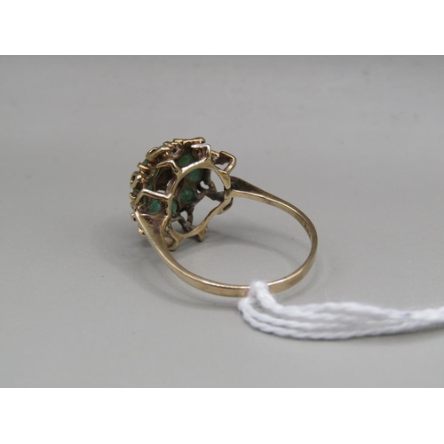 1549 - 9ct GOLD GREENSTONE SET RING SIZE P