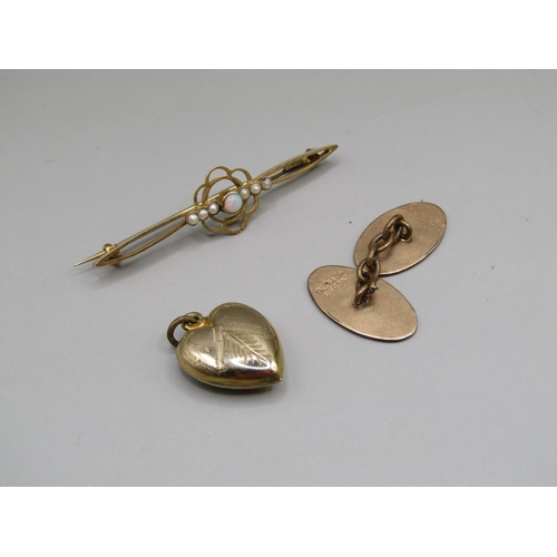 1563 - GOLD BROOCH, FRONT AND BACK HEART SHAPED PENDANT AND A GOLD PLATED CUFFLINK