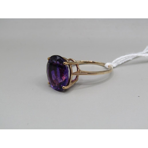 1571 - 9ct GOLD AMETHYST SET RING SIZE S