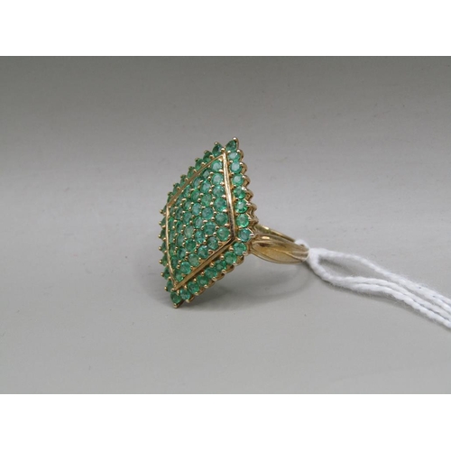 1582 - 9ct GOLD MARQUIS SHAPED GREEN STONE SET RING SIZE S