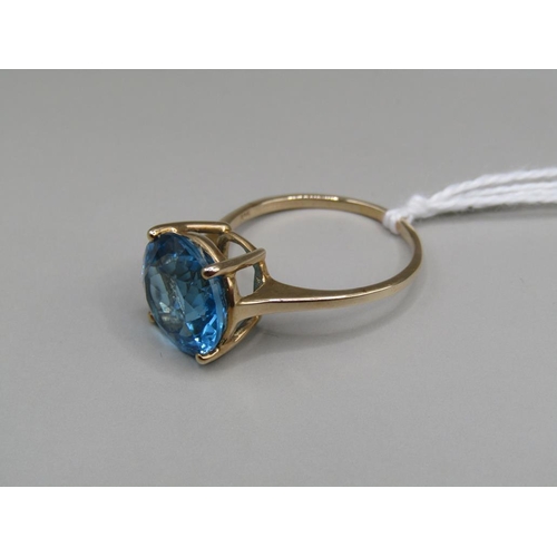 1588 - 9ct GOLD BLUE STONE SET RING SIZE S