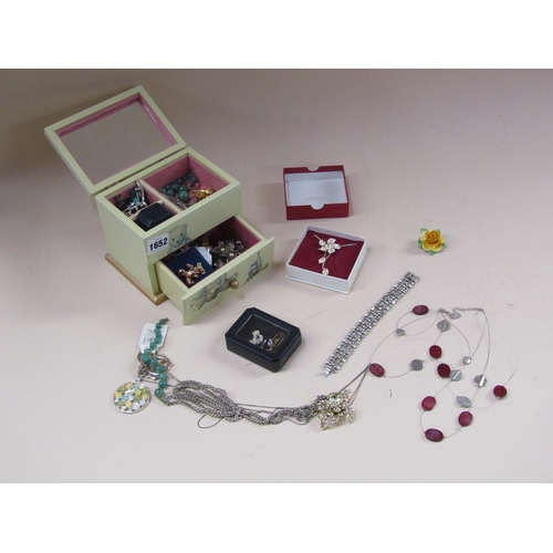 1652 - JEWELLERY BOX AND CONTENTS