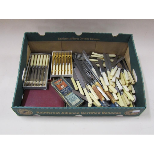 1733 - BOX OF MIXED CUTLERY