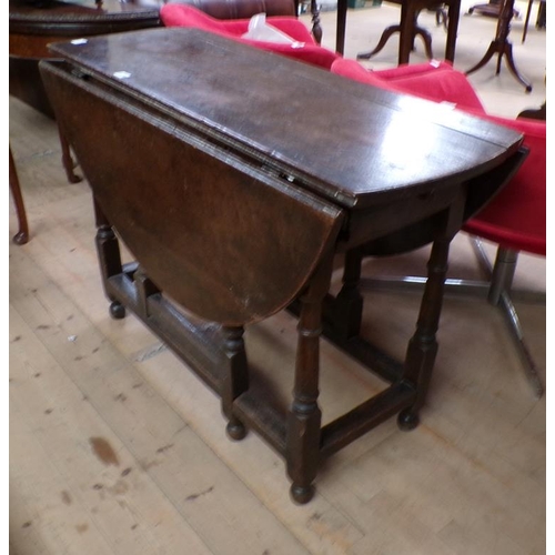 1919 - 18c OAK GATELEG DINING TABLE 104 x 70 cms