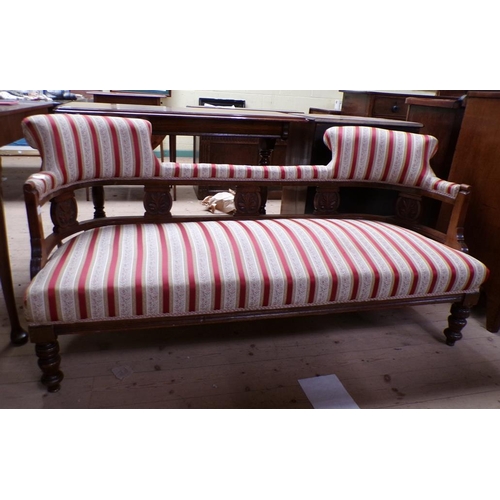 1921 - LATE VICTORIAN UPHOLSTERED SETTEE 160cms W