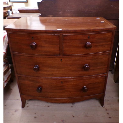 1922 - VICTORIAN MAHOGANY BOW FRONTED CHEST OF 2 OVER 2 DRAWERS - 92 x 91 cms