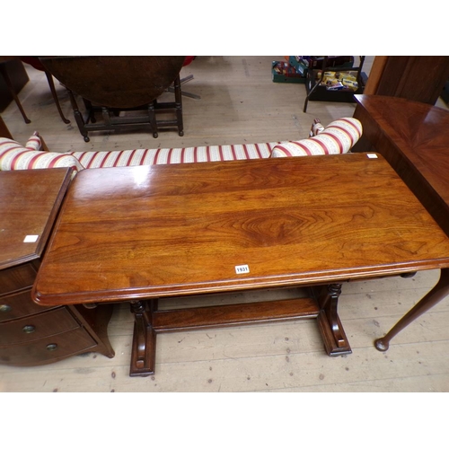 1931 - 20c OAK STRETCHER TABLE 110 x 76 cms