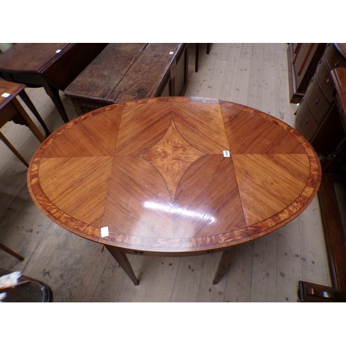 1936 - REGENCY STYLE WALNUT QUARTER VENEERED DROP LEAF TABLE 77 x 70 cms