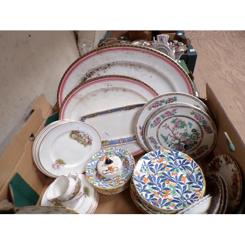 133 - BOX OF TABLE WARES