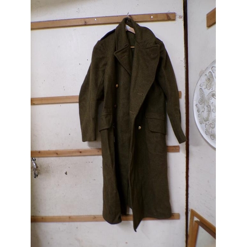 141 - WW2 TRENCH COAT