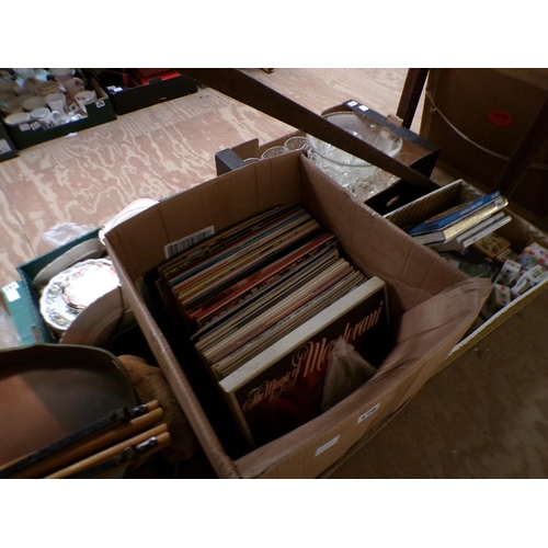 178 - BOX OF MIXED RECORDS