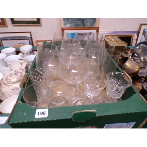 196 - BOX OF GLASSWARE TO INCL STEWART CRYSTAL BRANDY'S